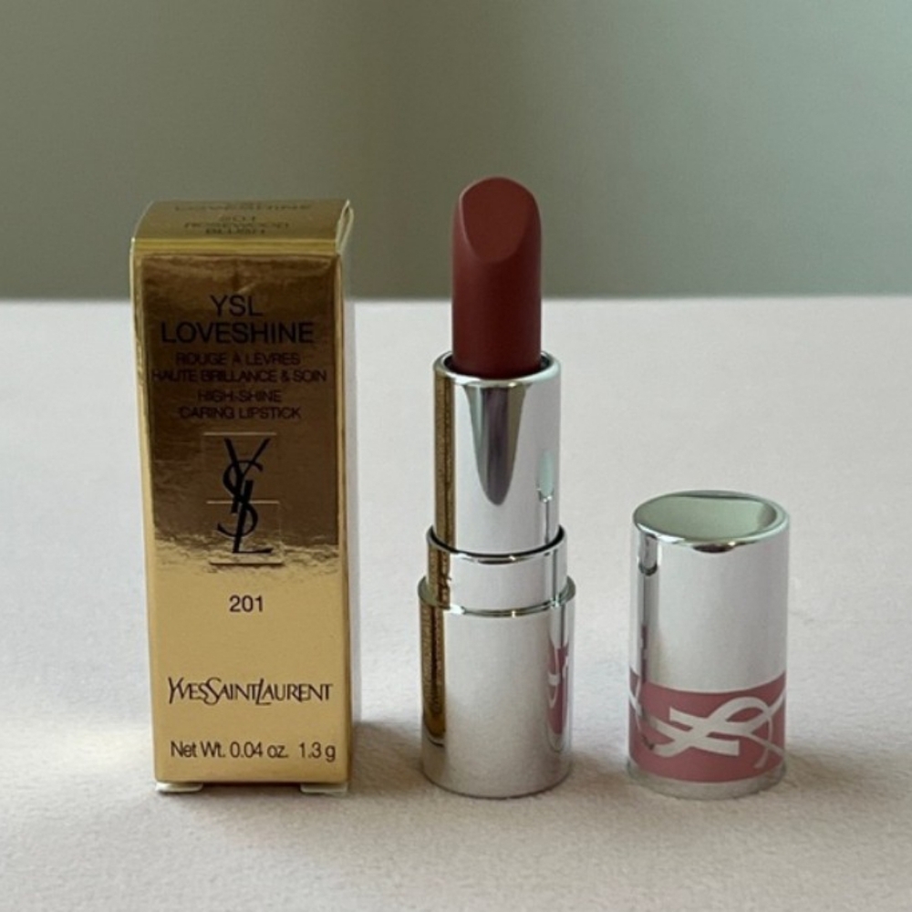 Yves Saint Laurent Love Shine Lipstick